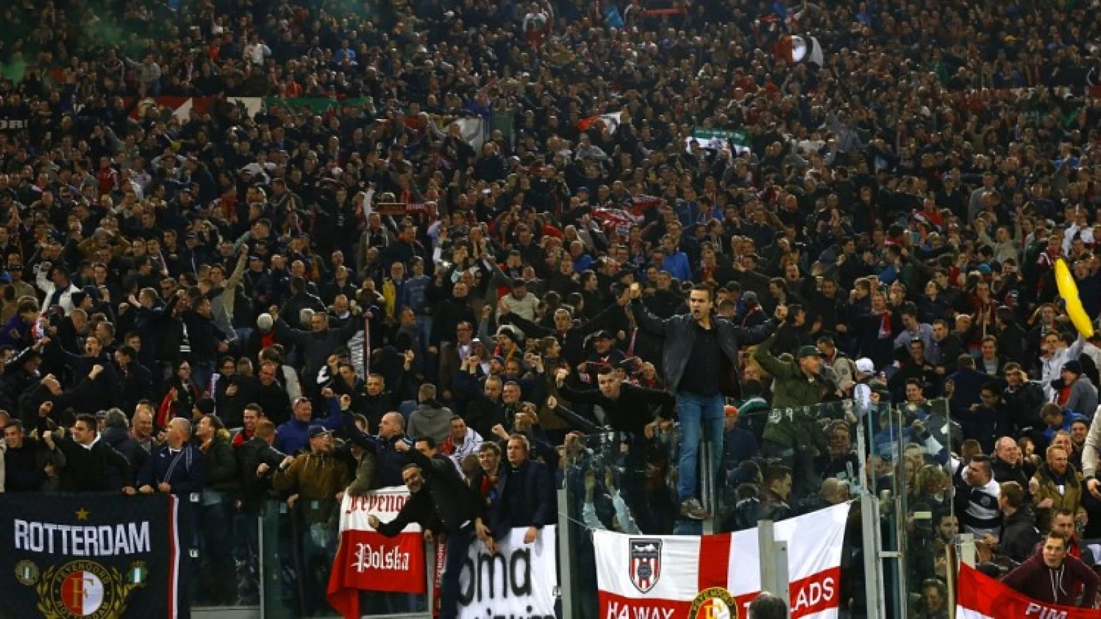 'Klein aantal supporters naar Istanbul'
