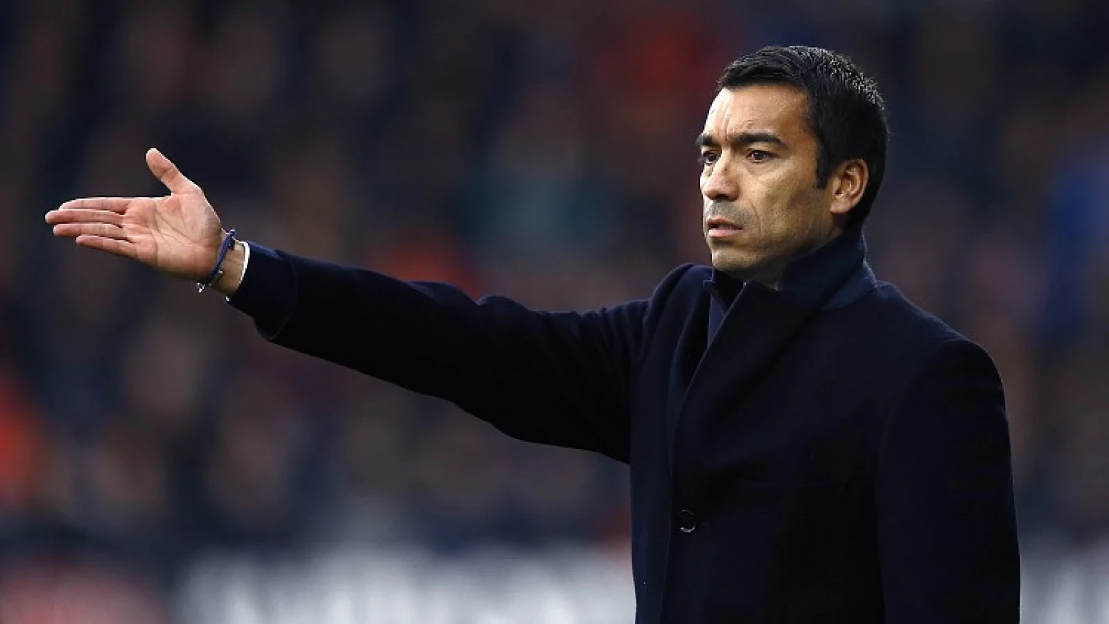 Van Bronckhorst 'klaar' met Feyenoorder: 'Van mij hoeft dat op dit moment ook niet meer'