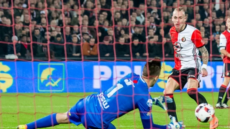 Karsdorp zoekende: 'Viel het weer op dan?'