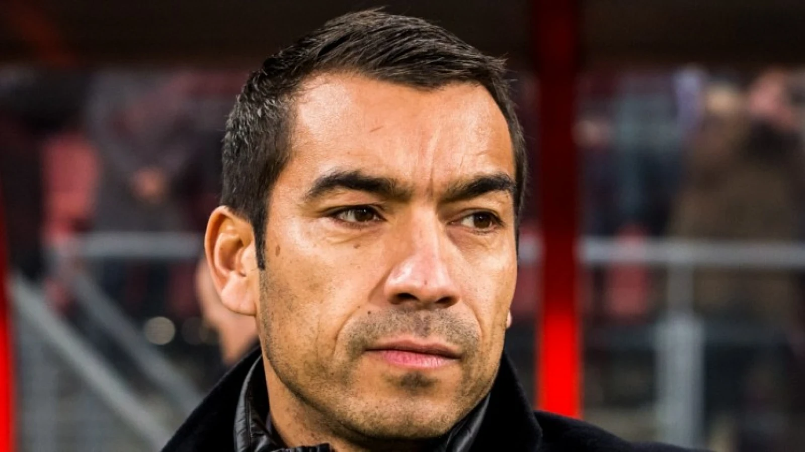 Van Bronckhorst: 'De laatste weken is met vallen en opstaan'