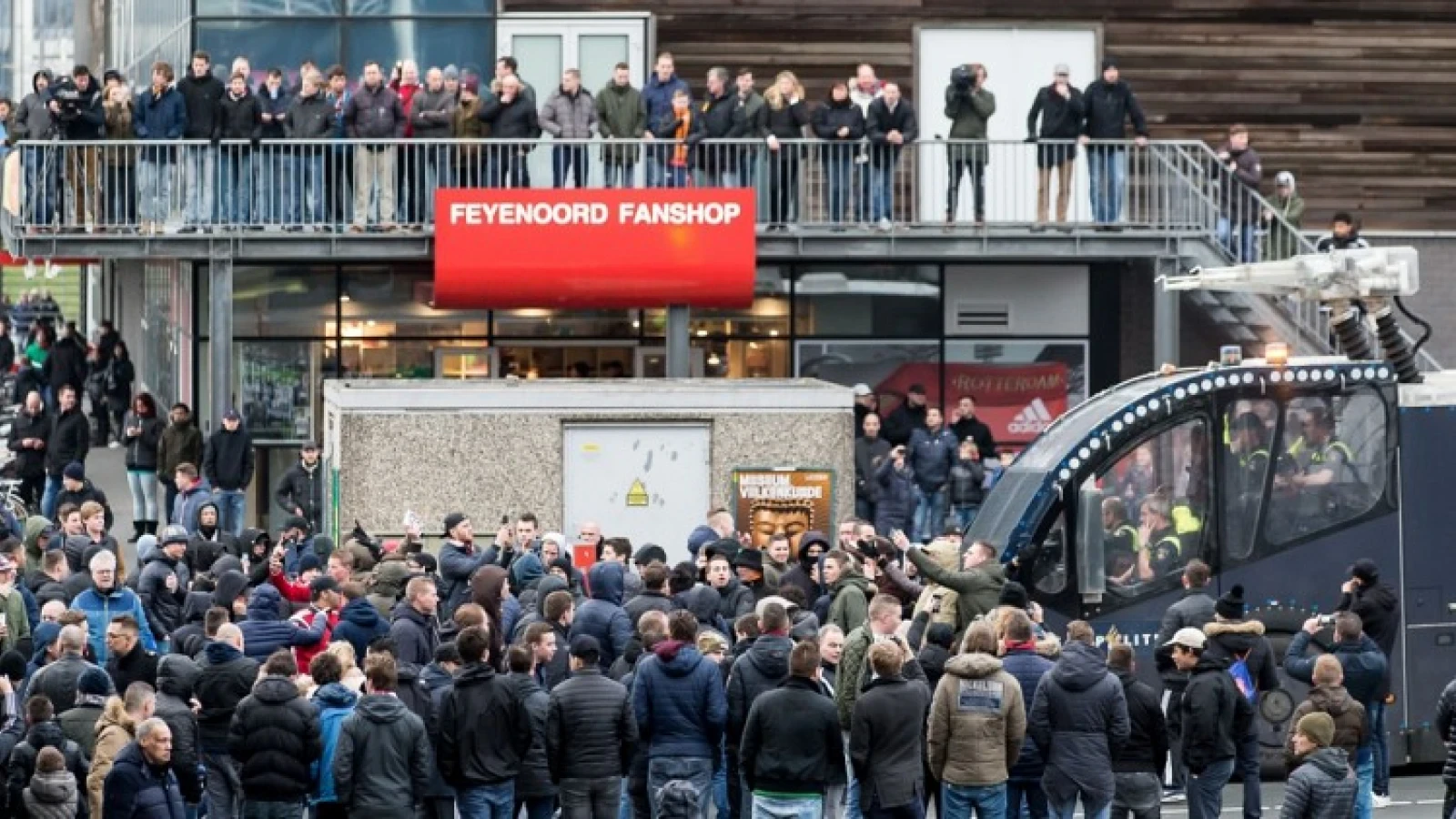 OM eist pittige straffen tegen Feyenoordsupporters