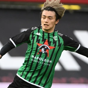 'Ueda wil transfer naar Feyenoord bevriezen en wacht op Sporting'