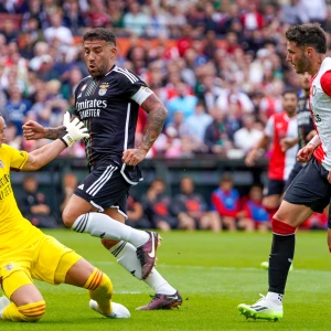 Feyenoord wint openingswedstrijd van SL Benfica