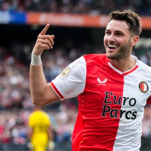 OFFICIEEL | Feyenoord verlengt contract Gimenez
