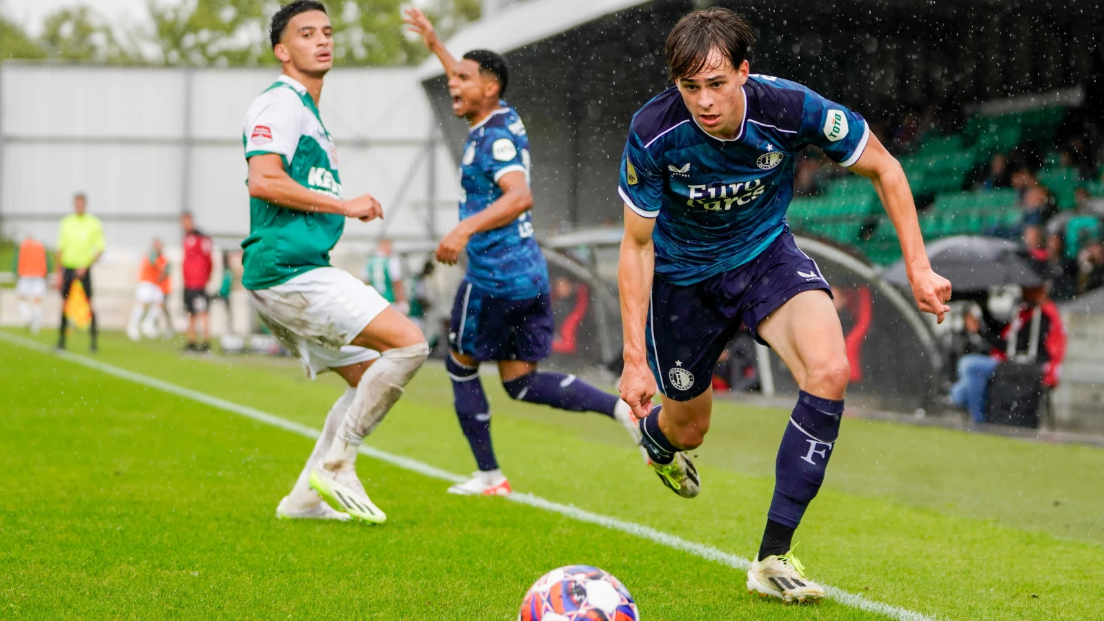 Feyenoord wint door belangrijke Leo Sauer van FC Dordrecht