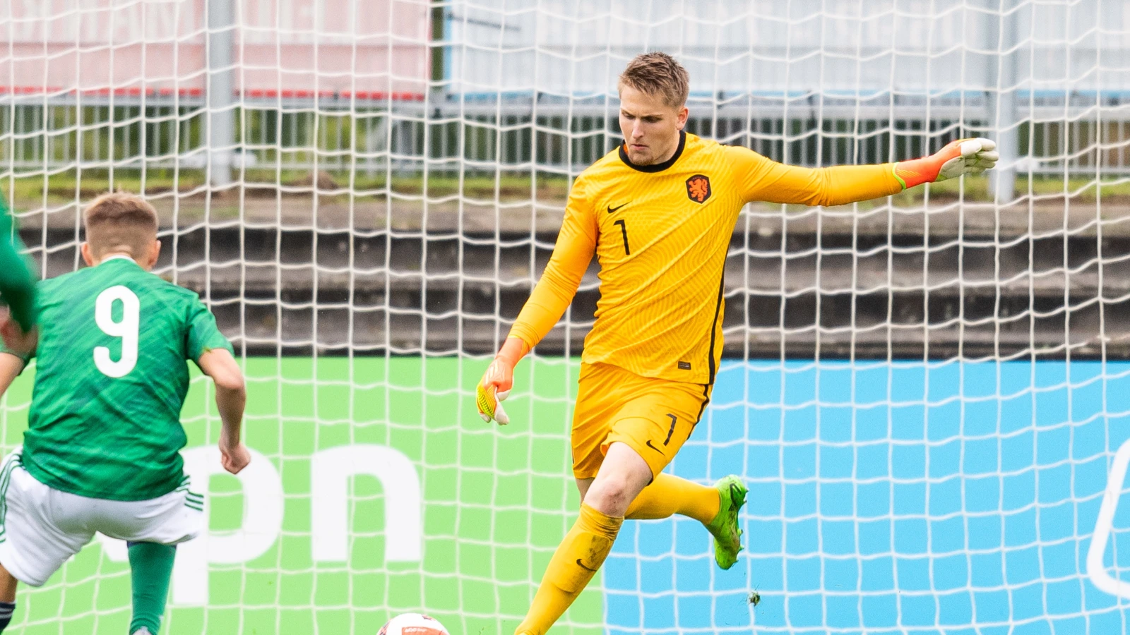 OFFICIEEL | Feyenoord maakt komst Mikki van Sas bekend