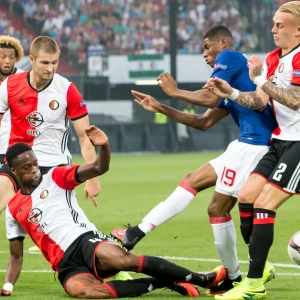 Rapid Wien versterkt zich op de valreep met oud-Feyenoorder