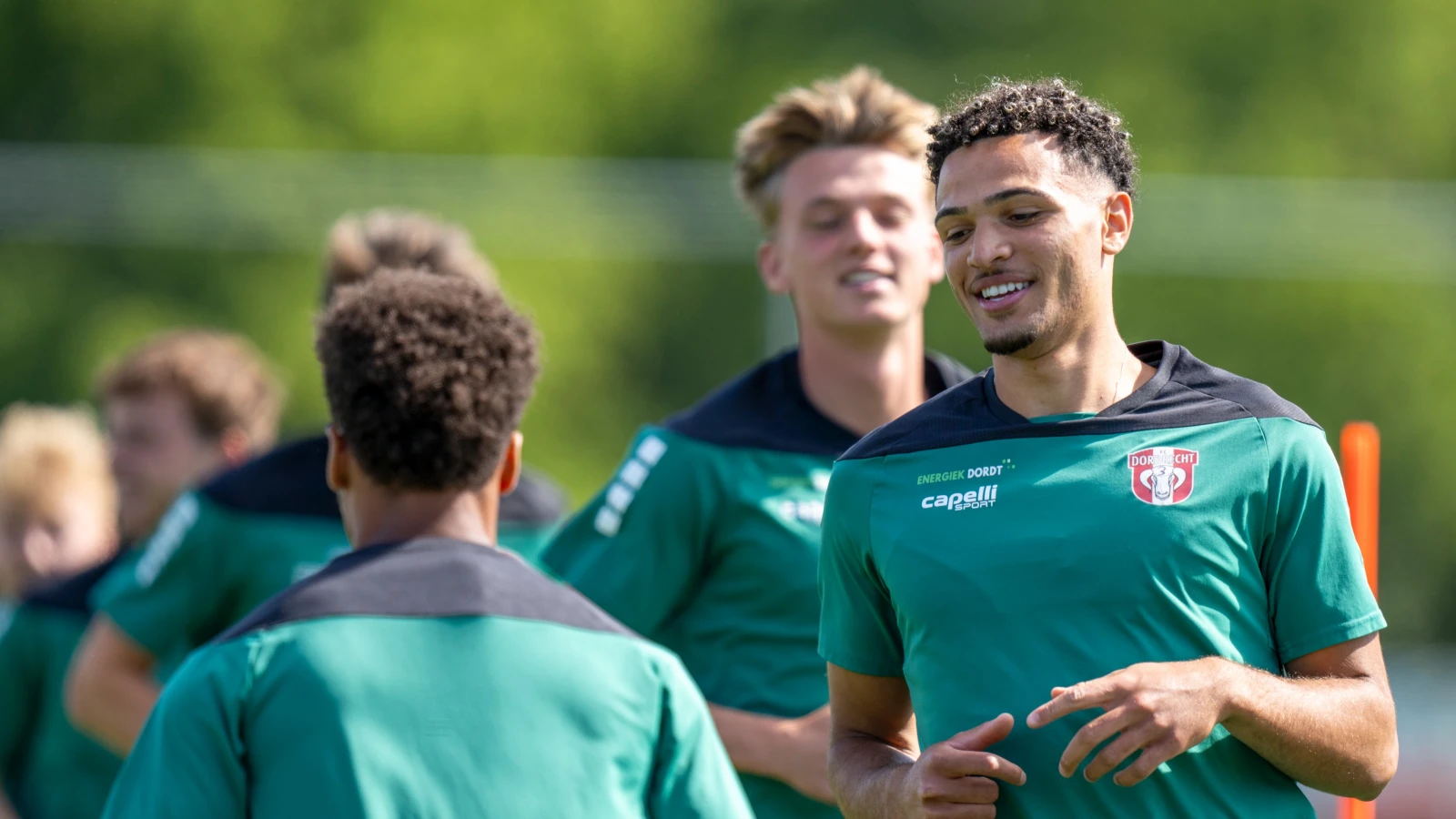 'Tsoungui en Sebaoui trainen voor het eerst mee bij Feyenoord'