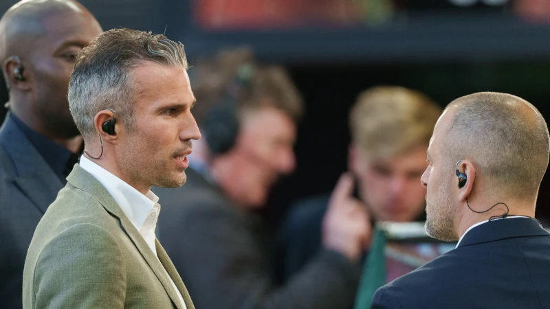 Van Persie: 'Ik probeer daar zorgvuldig mee om te gaan'