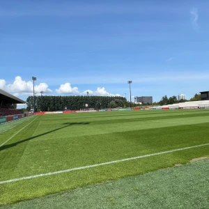 Feyenoord Onder 21 gaat in eigen huis pijnlijk ten onder tegen titelkandidaat: 2-4