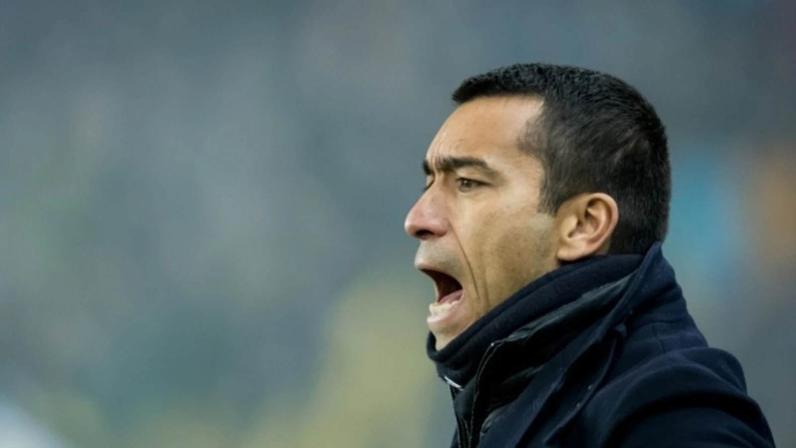 Van Bronckhorst in dubio: 'Het blijft een rare situatie'