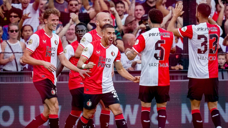 De kranten | 'Het spel van Feyenoord heeft alles weg van een Zwitsers uurwerk'