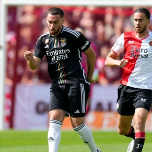 CHAMPIONS LEAGUE | Kökçü verliest met SL Benfica en PSV krijgt pak slaag in Londen