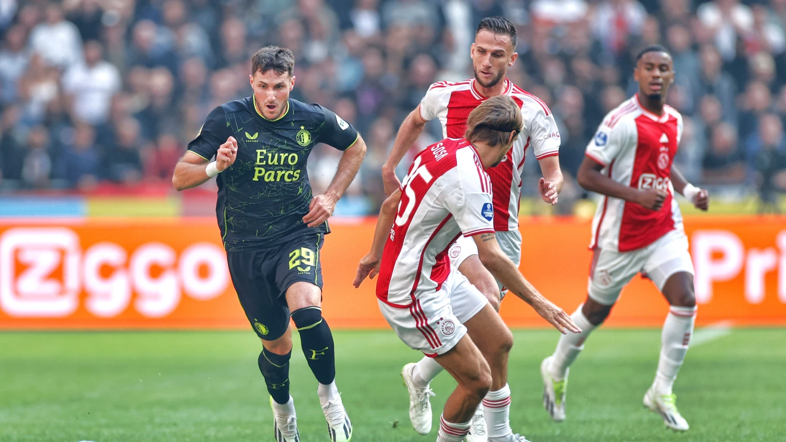 Wedstrijd tussen Ajax en Feyenoord op 27 september uitgespeeld