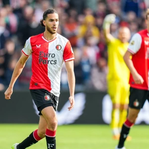 Feyenoord start met Zerrouki in plaats van Minteh