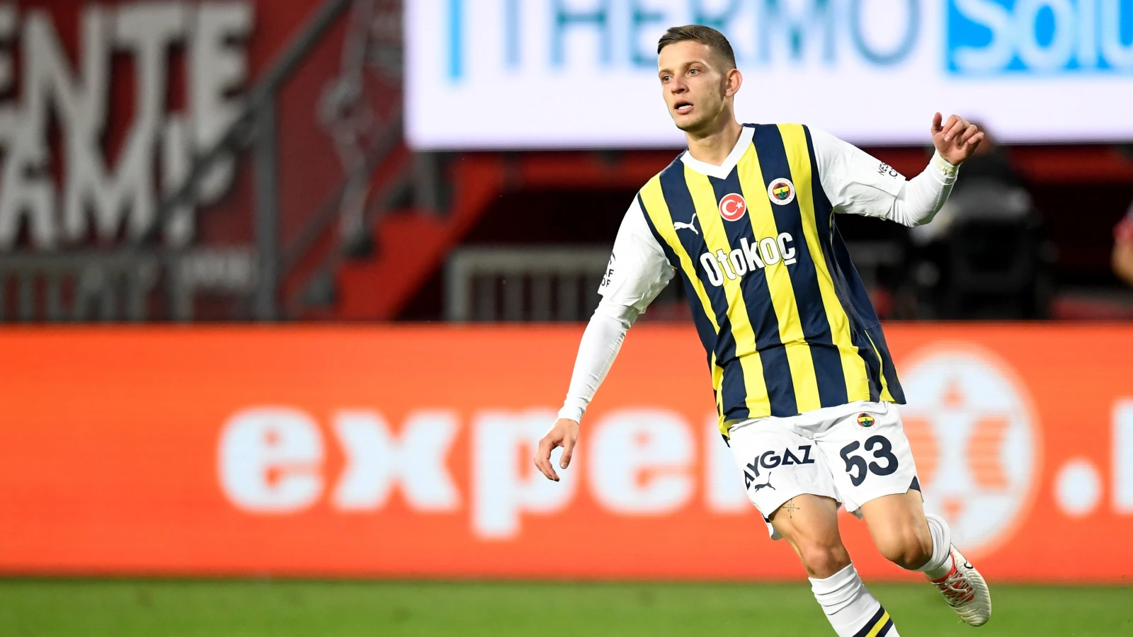 Oud-Feyenoorders | Szymanski wederom belangrijk voor Fenerbahçe
