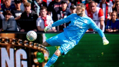 Feyenoord inclusief Bijlow en Gimenez met 23 man naar Madrid