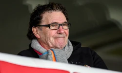 Van Hanegem: 'Tegen PEC Zwolle wonnen ze op halve kracht, met Igor Paixão en Yankuba Minteh die hun eigen wedstrijd wilden spelen'