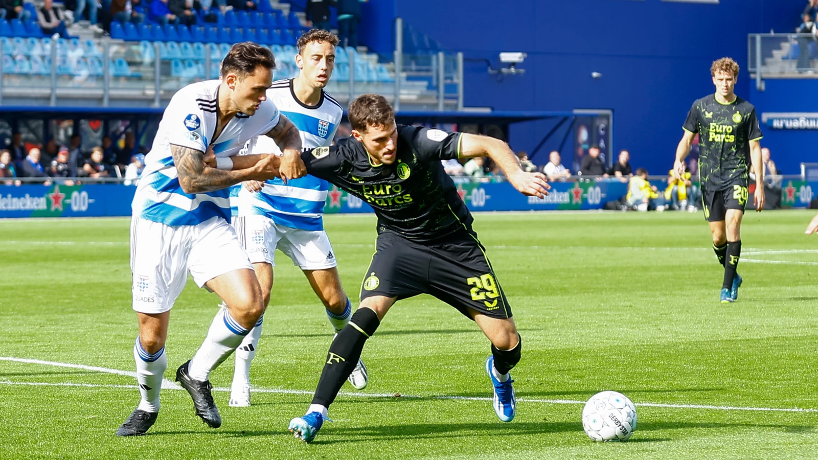 'Als je hem nu uit het elftal zou halen komt zelfs Slot onder druk te staan'