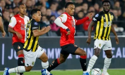 Sneijder wijst opmerkelijke uitblinker aan: 'De belangrijkste bij Feyenoord'