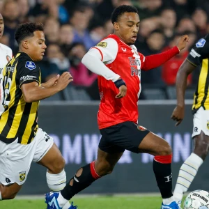 Sneijder wijst opmerkelijke uitblinker aan: 'De belangrijkste bij Feyenoord'