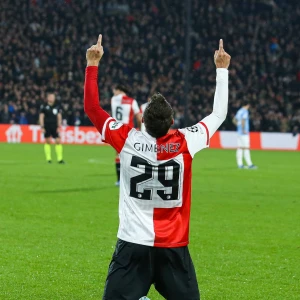 De kranten | 'Feyenoord dendert dankzij Mexicaanse ‘orkaan’ Santiago Giménez langs Lazio'
