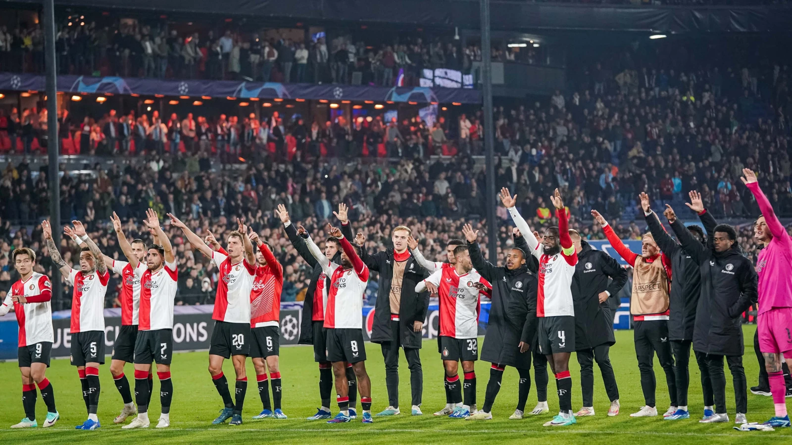 Van Eersel: 'Ik kan me niet herinneren, bij een Europese wedstrijd, dat ik Feyenoord zo goed gezien heb als deze eerste helft'