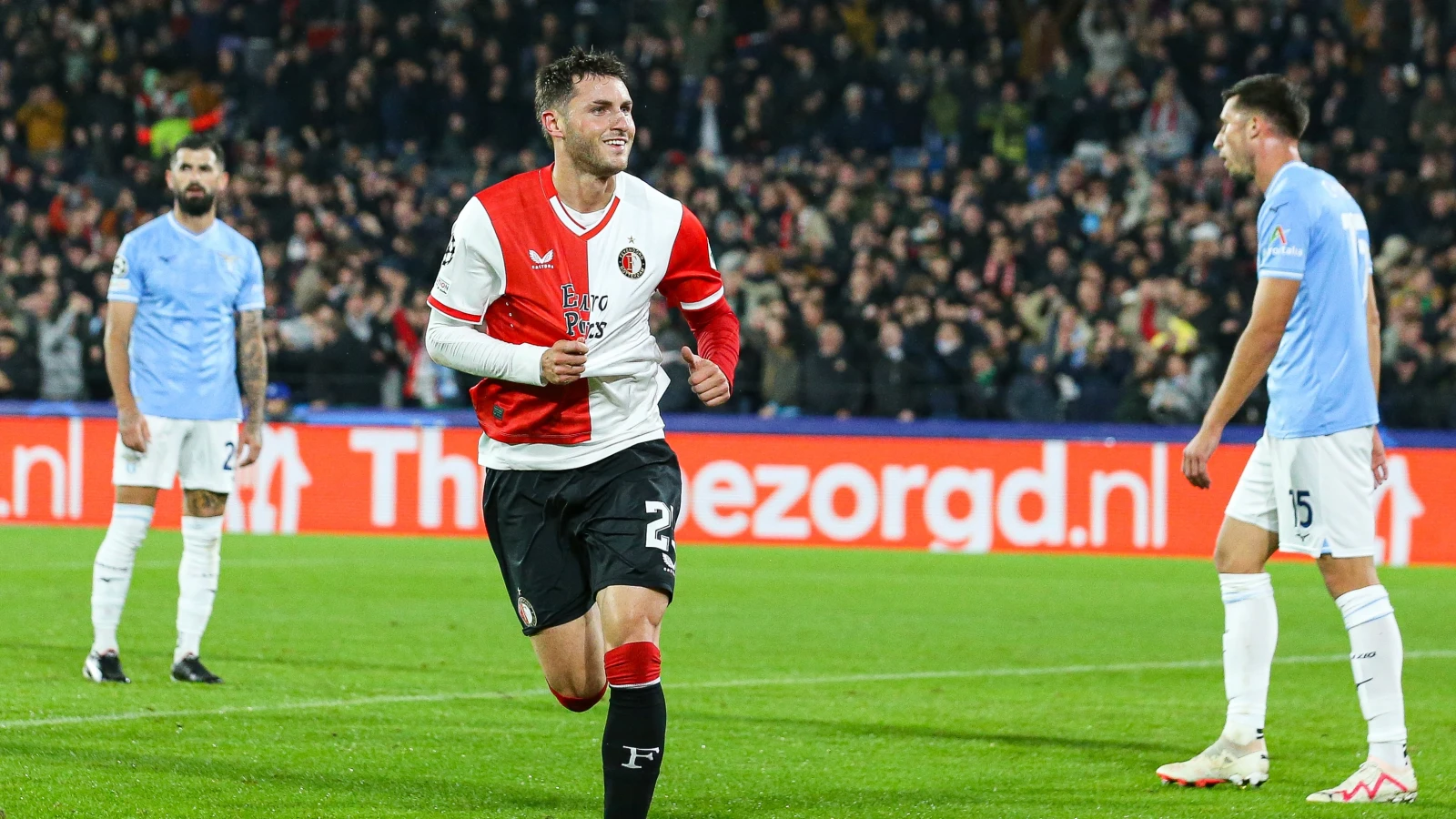 'Feyenoord wil zo'n 100 miljoen euro hebben voor Gimenez'