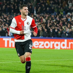 'Feyenoord wil zo'n 100 miljoen euro hebben voor Gimenez'