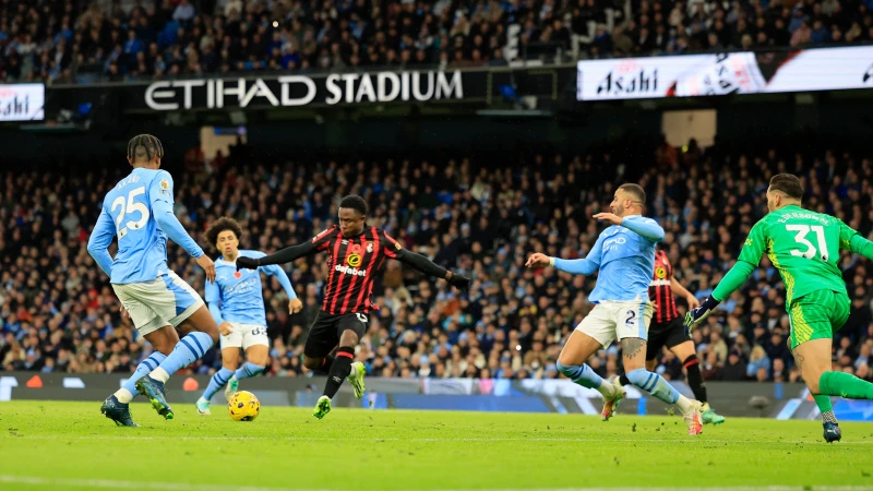 Oud-Feyenoorders | Sinisterra het enige lichtpuntje tegen Manchester City