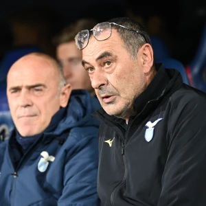 Sarri: 'De Champions League is een feestje voor ons, de competitie is ons werk'