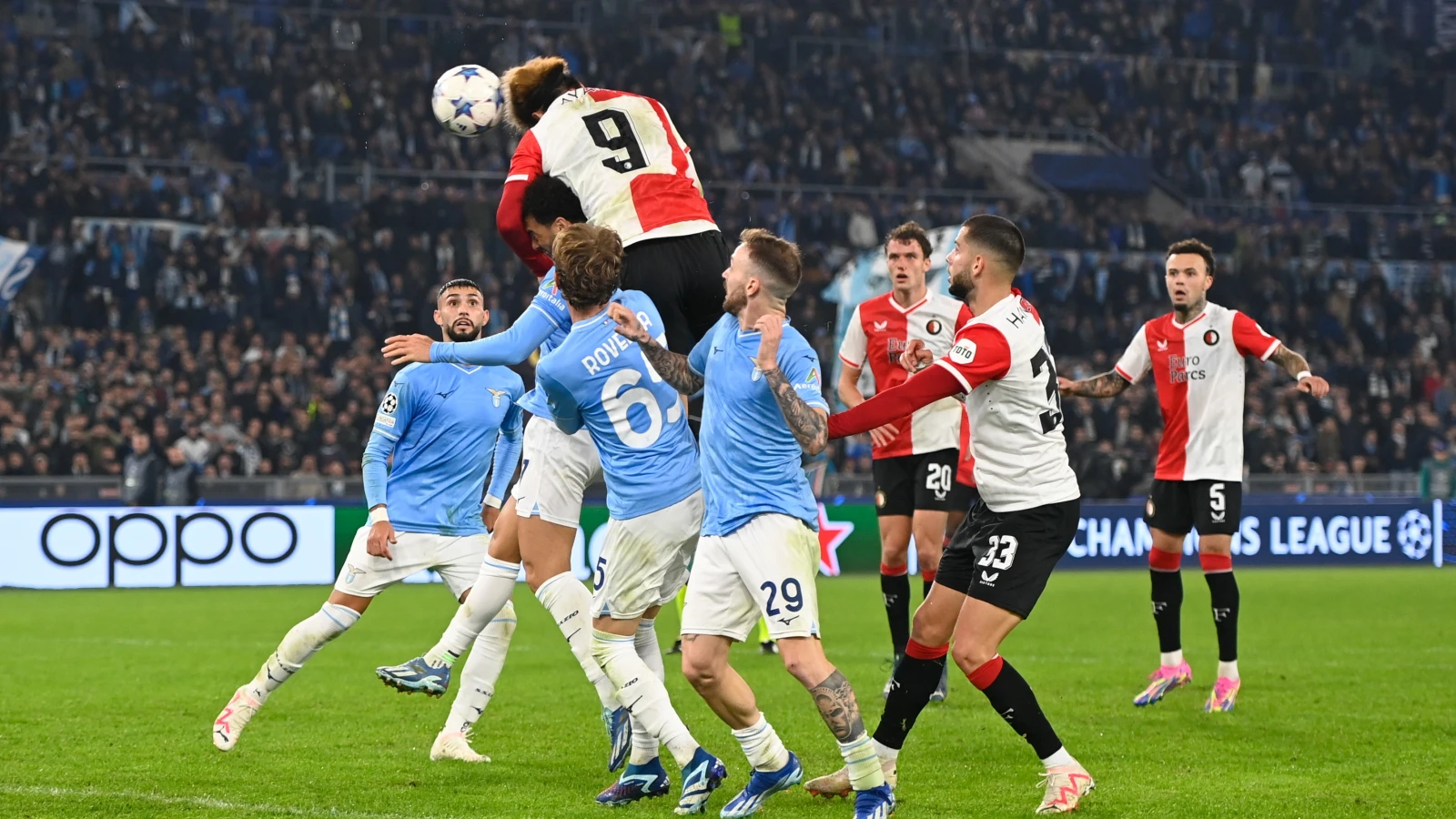 Uitleg van commentator na opvallend moment vlak voor tijd bij SS Lazio - Feyenoord