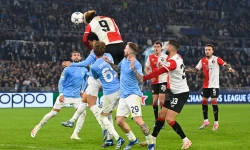 Uitleg van commentator na opvallend moment vlak voor tijd bij SS Lazio - Feyenoord