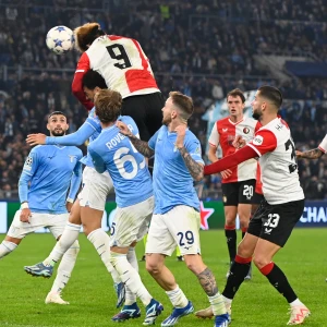 Uitleg van commentator na opvallend moment vlak voor tijd bij SS Lazio - Feyenoord