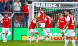 DE TEGENSTANDER | AZ aast op revanche