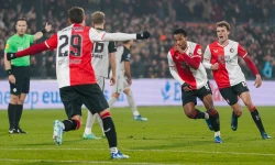 Feyenoord wint in eigen Kuip nipt van AZ