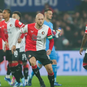Feyenoord beslist tactische strijd: 'Onze trainer heeft altijd gelijk'