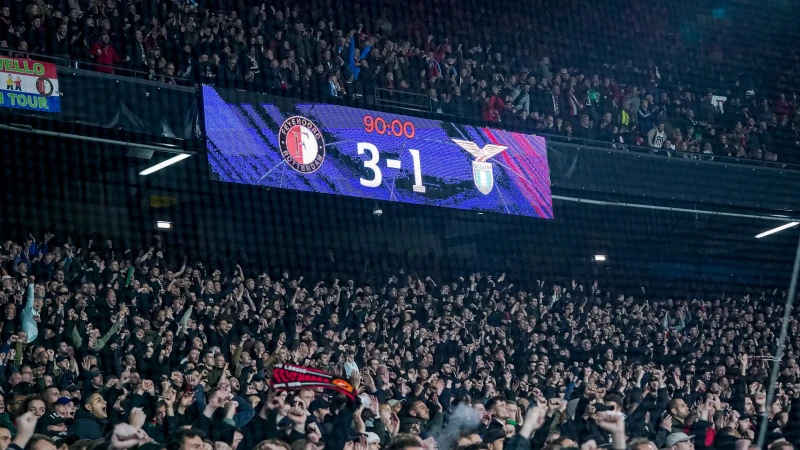 Feyenoord gestraft met geldboetes en waarschuwing na thuiswedstrijd tegen S.S. Lazio