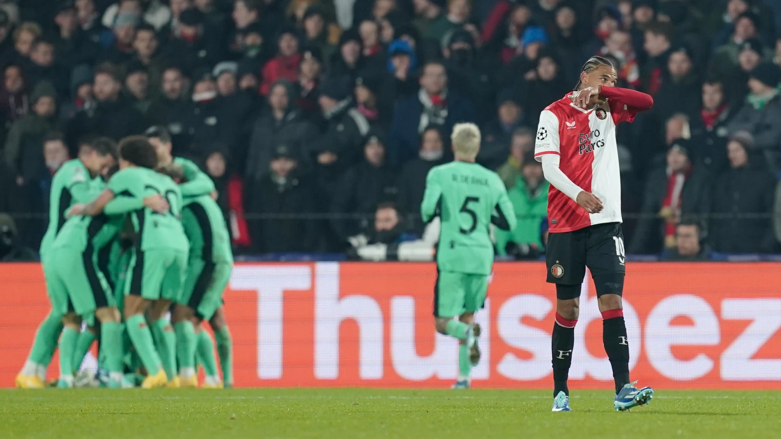 Feyenoord verliest van Atlético Madrid en is uitgeschakeld in de Champions League