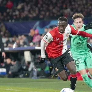 Heeft Feyenoord top bereikt: 'Het lijkt alsof alles er wel uitgeperst is qua intensiteit, qua opbouw en qua aanvalsspel'