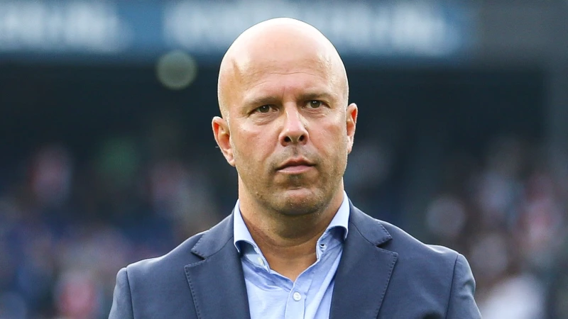 Slot gaat in op PSV'ers: 'Ik kan moeilijk ontkennen dat we als Feyenoord niet met die spelers bezig zijn geweest'