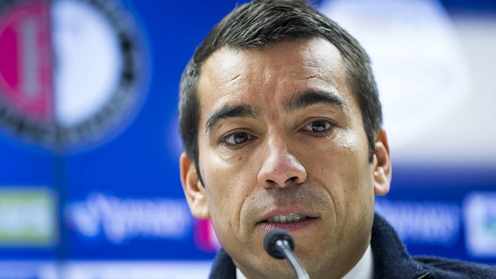 Van Bronckhorst: 'Dat was zondag niet goed en dat kan beter'