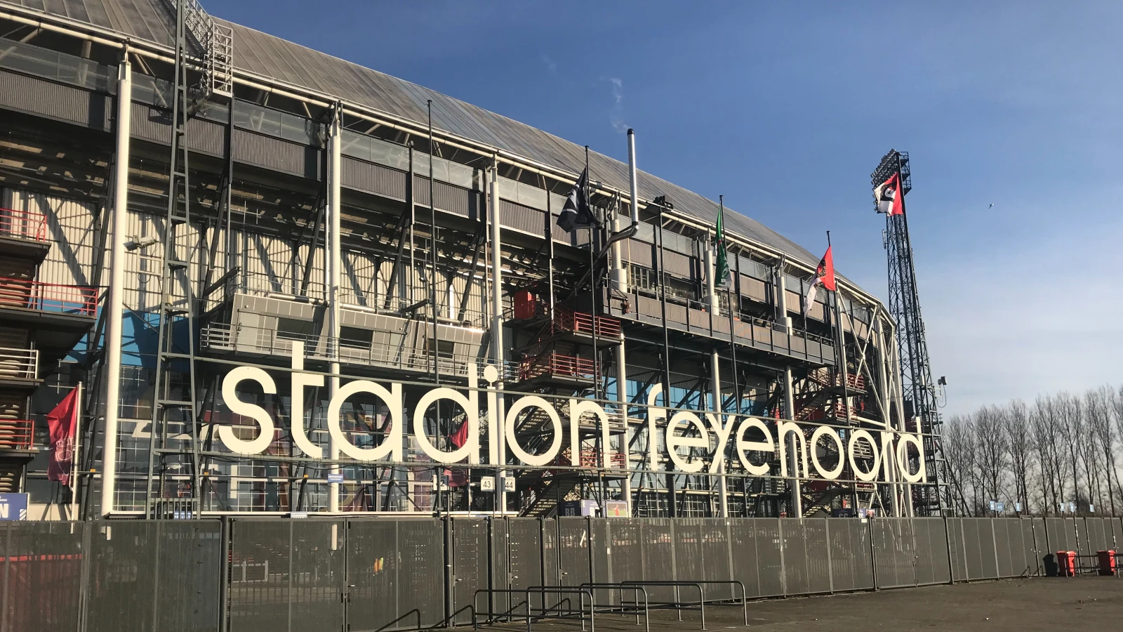 Oud-keeper Henk van der Bijl (98) woensdag voor de laatste keer in De Kuip