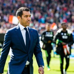 UPDATE | 'NAC Breda laat Van Gastel niet gaan, onduidelijk of Van Bronckhorst toch vertrekt naar Beşiktaş JK'