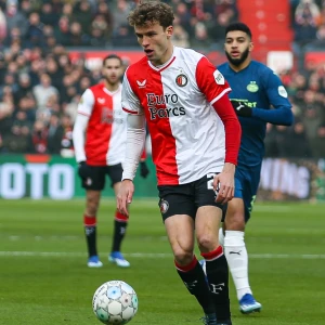 'Hij kan ook heel goed dribbelen en een versnelling aan de bal laten zien'