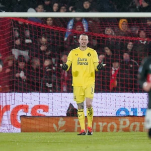 'Een keeper van mijn niveau moet die bal gewoon pakken'