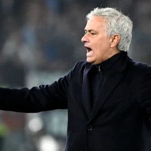 Mourinho per direct weg bij Feyenoord-opponent AS Roma