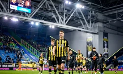 HUURLINGEN | Hendriks door het stof tegen Feyenoord