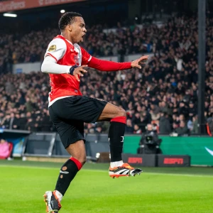 Feyenoord wint van PSV en plaatst zich voor kwartfinale TOTO KNVB Beker