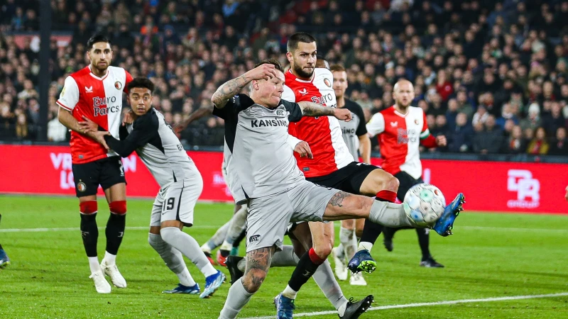 KNVB maakt scheidsrechter AZ - Feyenoord bekend